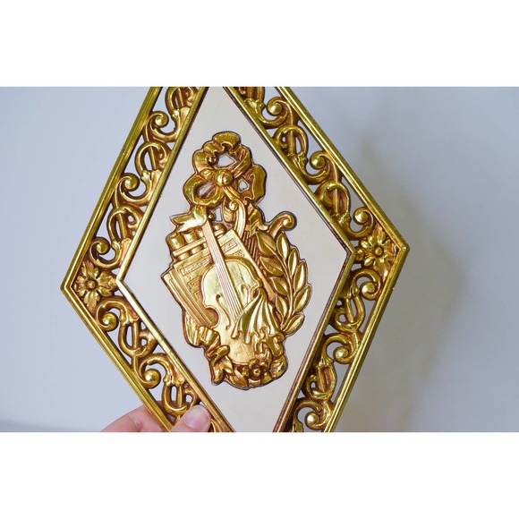 Vintage Wall Decoration, Dart Industries, Diamond Shaped Violin Art - Picture 3 of 7